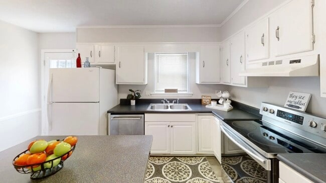 Building Photo - 1309 W Meadowview Rd Rental