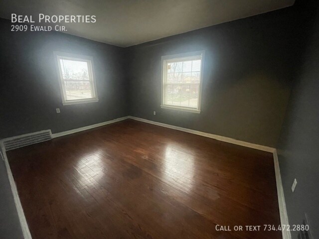 Photo - 2909 Ewald Cir