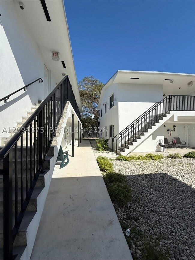 749 NW 60th St Unit 3