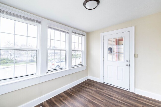 Photo - Beautiful 3 Bed, 1.5 Bed