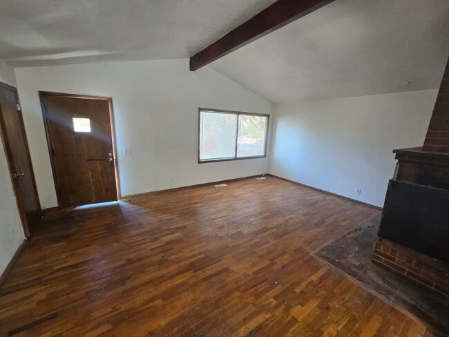 Photo - 080-471 Clay Triplex, Bend Unidad 080-471-A Clay