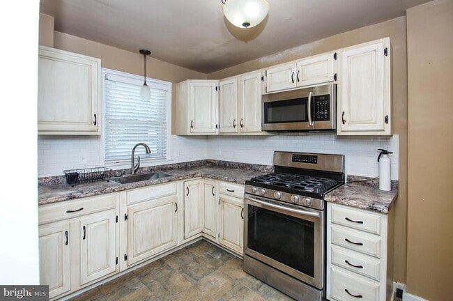 Photo - 201 Sycamore Rd