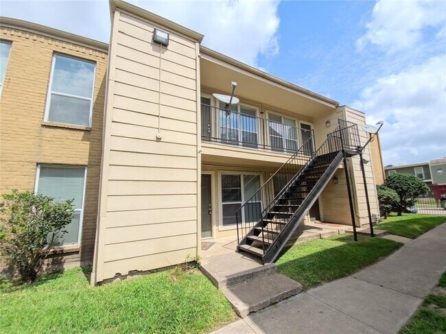 Photo - 8100 Creekbend Dr Unit 184