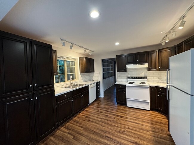 Photo - 20780 Terasse Dr NW