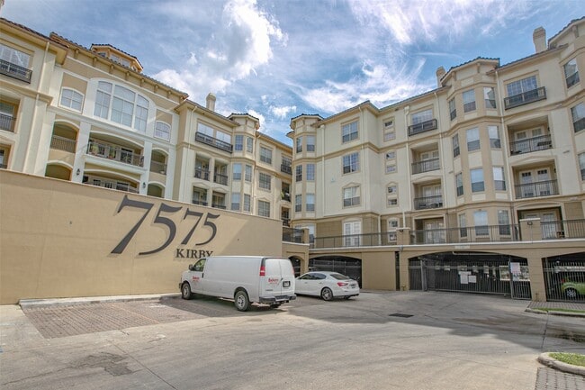 Photo - 7575 Kirby Dr Unit 2306
