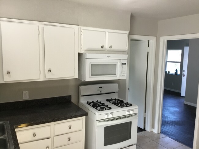 Kitchen - 12030 Galva Dr Casa