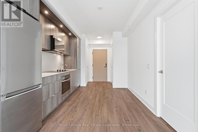 Photo - 25 Cordova Ave Unit 1006