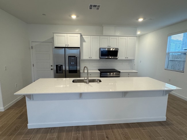 Photo - 1137 Granite Dr