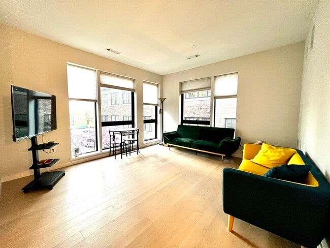 Photo - 45 W 3rd St Unidad 312