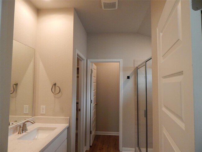 Photo - 126 Fairmeadow Downs Dr