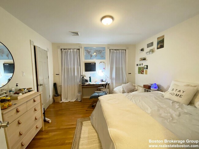Photo - Super Renovated Apt Near NEU!  Laundry in Unit, Spacious and Sunny!