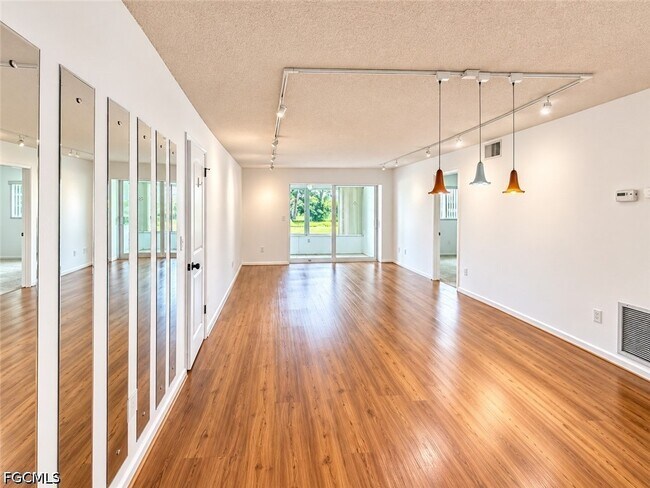 Photo - 1356 Myerlee Country Club Blvd Unit 3