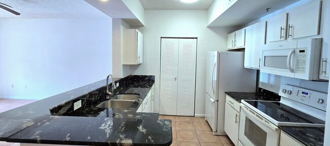 Photo - 1000 Scotia Dr Unit 106