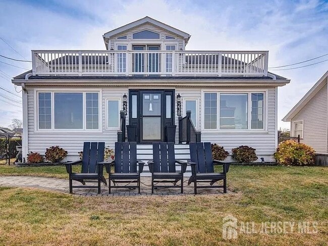 Building Photo - 238 Shoreland Cir