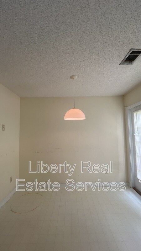 Photo - 1100 Pineland Ave Unit Apt 8E