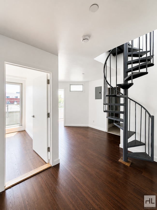Bushwick 2-Bed 1-Bath / Outdoor Space