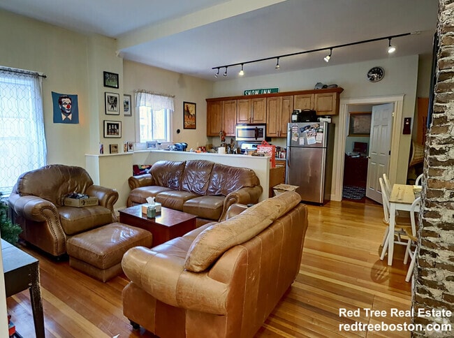 Building Photo - 358 Broadway Unit 1 Rental