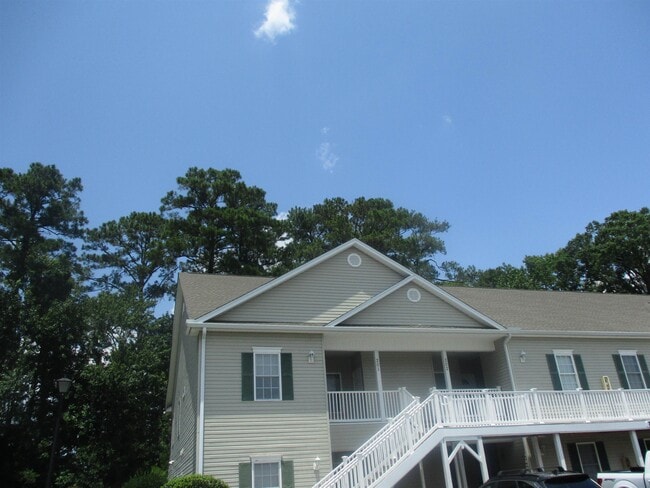 Building Photo - 100 Lazy Willow Ln