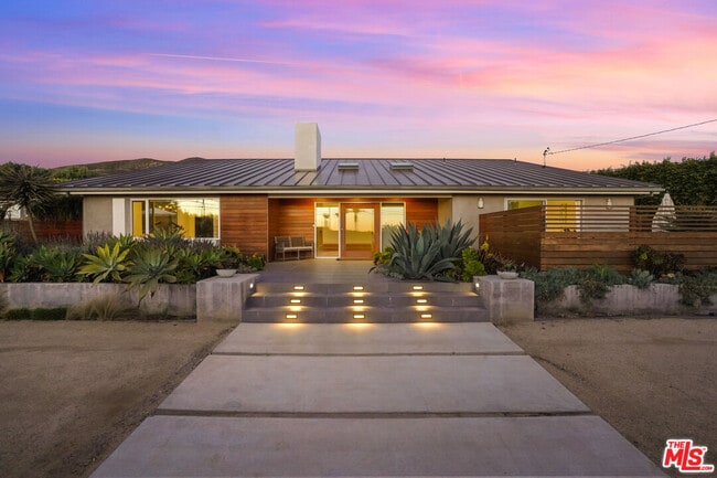 Building Photo - 30479 Morning View Dr