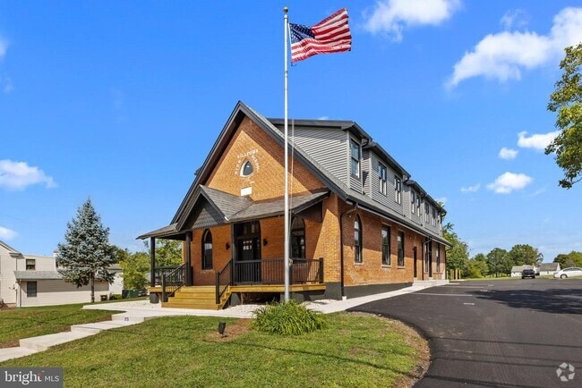 Building Photo - 819 Blooming Glen Rd Unit APT 6