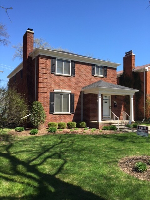 Photo - 208 Catalpa Dr