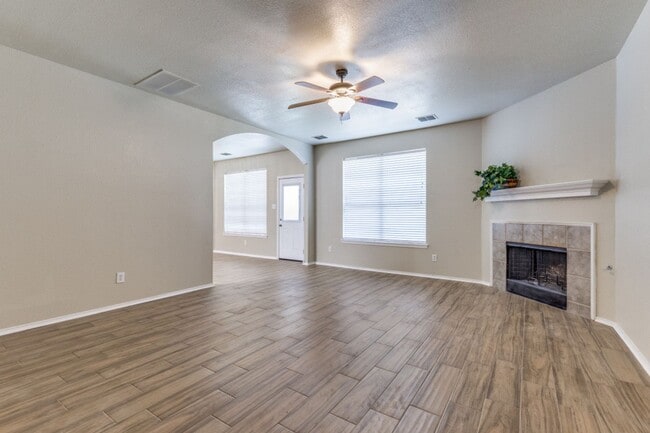 Photo - Hard to find 4 bedroom in Master Planned C...