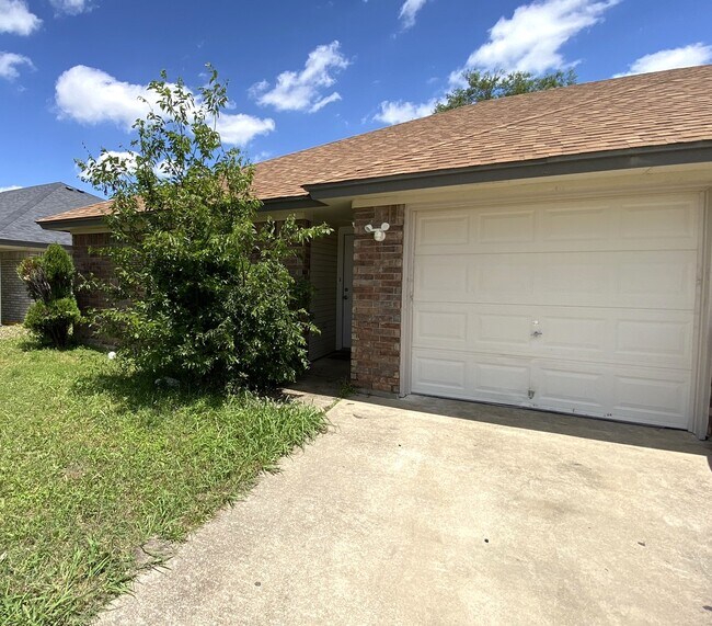 Photo - 3210 Toledo Dr Unit #A