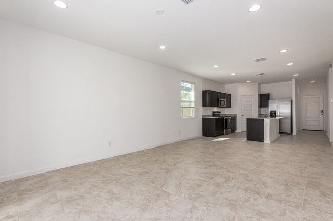 Photo - Brand New - Never Lived In 4 Bedroom / 2 B...