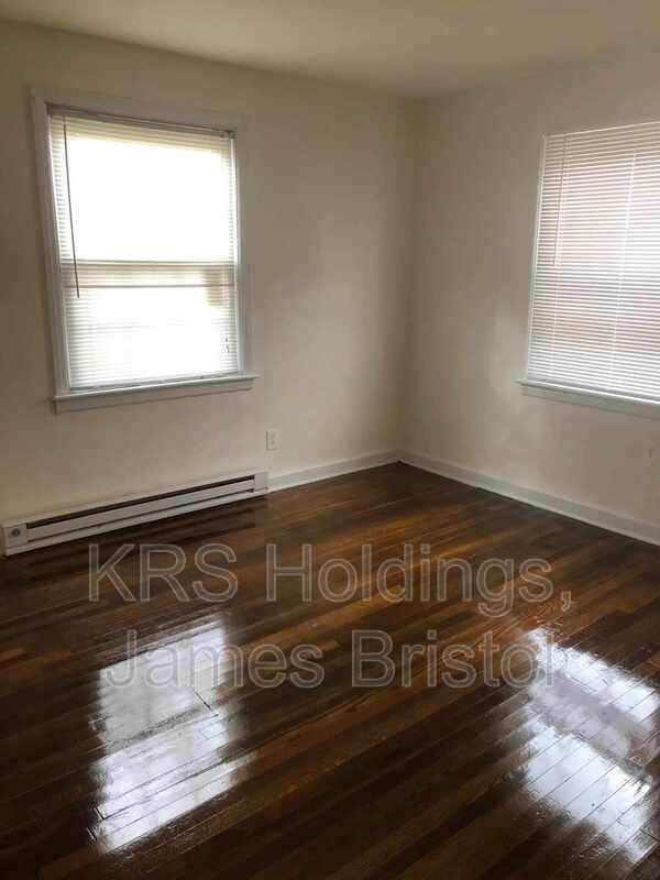 Photo - 1710 Watts Ln