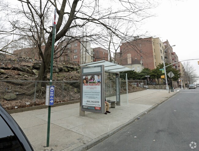 Photo - 311 Bedford Park