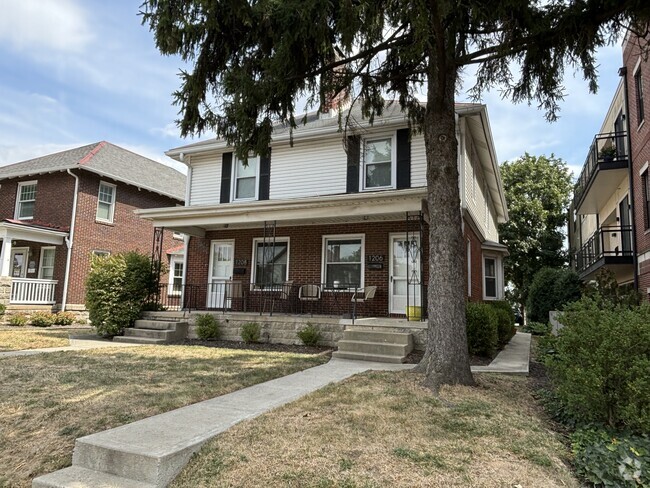 Building Photo - 1206 Grandview Ave Unit 1206 Rental