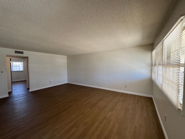 Photo - 210 Douglas St Unit B