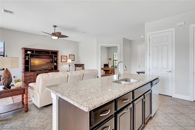 Photo - 10879 Rutherford Rd