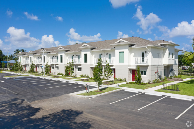 Aviara Lake Worth - Aviara Lake Worth Apartments