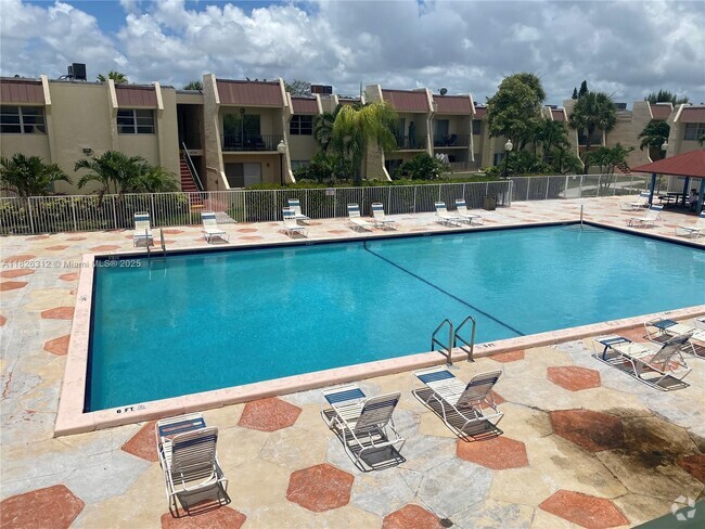 Building Photo - 13868 SW 90th Ave Unit 205-MM Rental