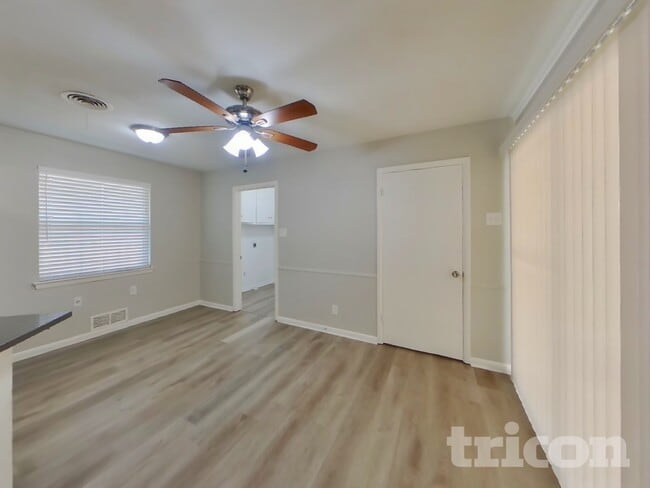 Photo - 3240 Springwood Ln