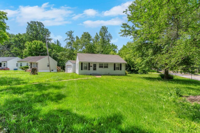 Photo - 300 Estridge Rd