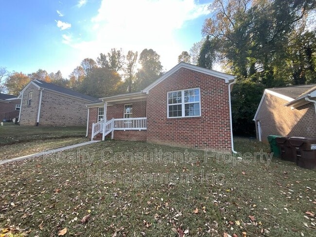 Photo - 1019 Manor Dr