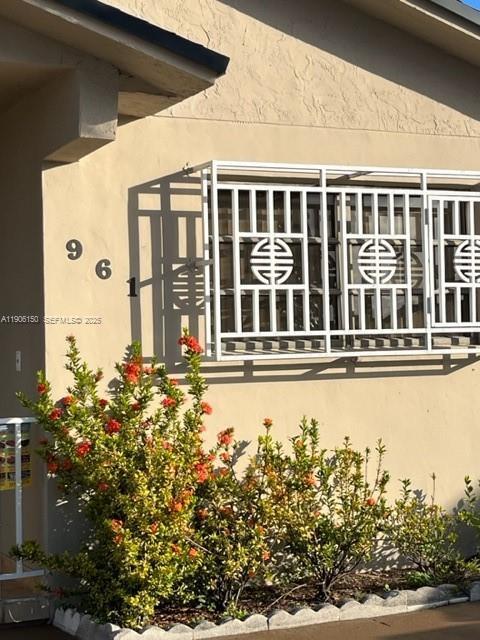 Photo - 961 W 44th St