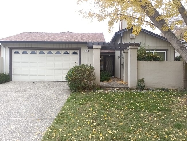 Building Photo - 107 Petrilli Cir