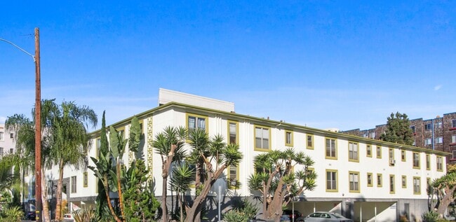 300 California Ave