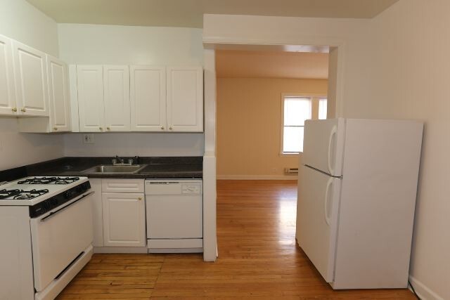 Photo - 3727 N Pine Grove Ave Unit E3