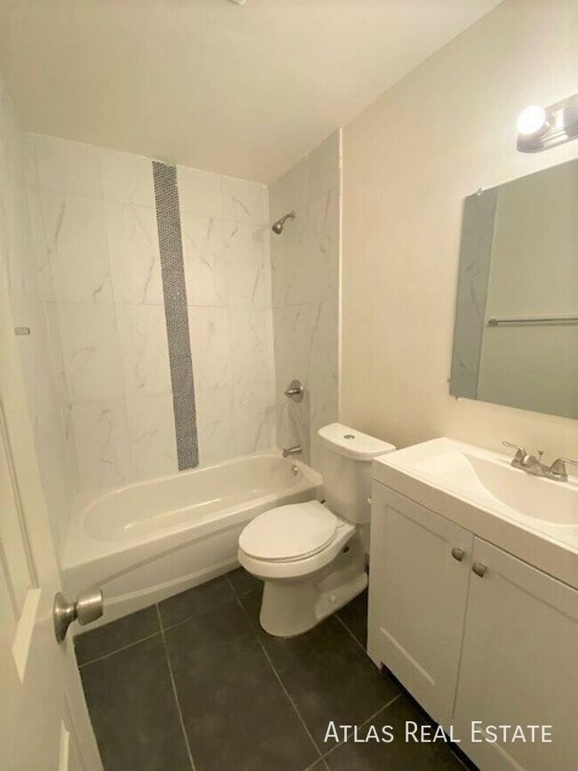 Photo - 2107 Preuss Rd Unidad B