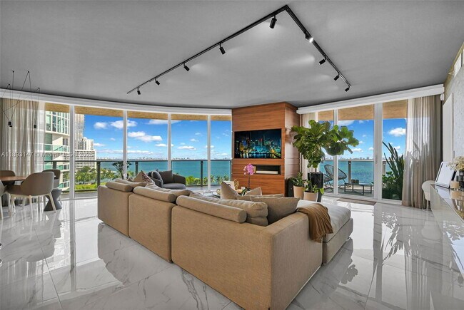 Building Photo - 488 NE 18th St