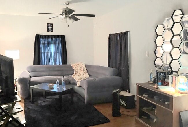 Photo - 124 N Main St Unidad 2-Bedroom