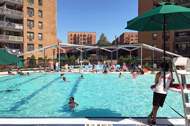 LeFrak City