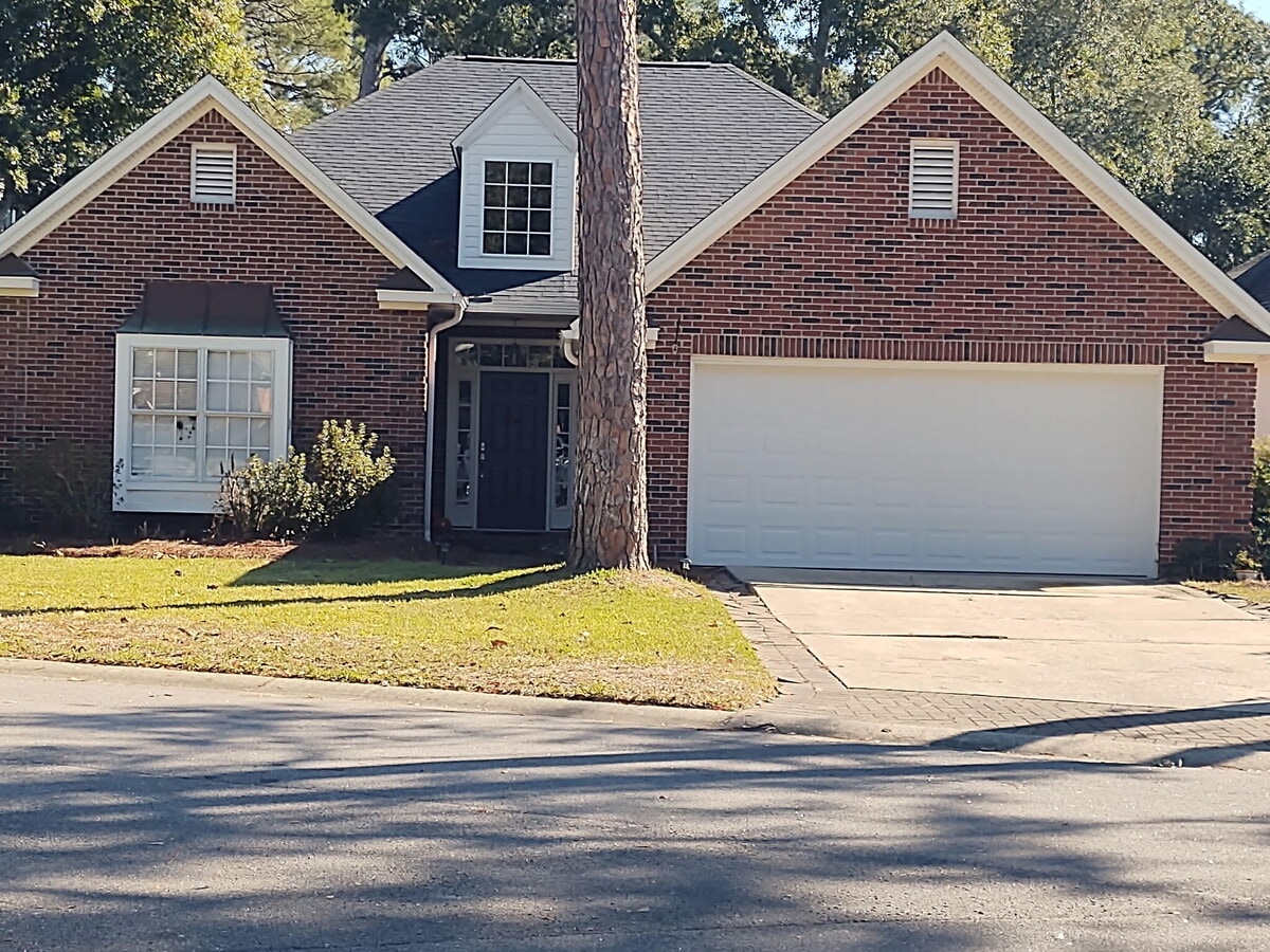 Photo - 1461 Oakmont Pl House