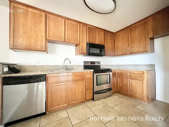 Photo - 14116 Burbank Blvd Unidad 303A Rental