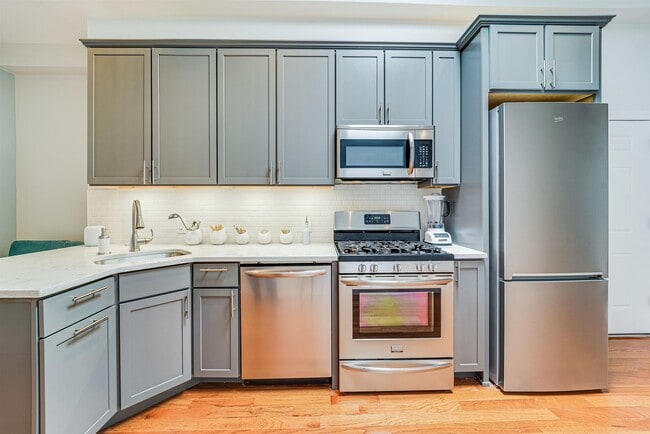 Photo - 400 Madison St Unit 7