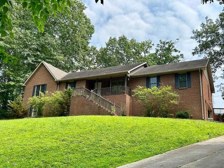 Photo - 9 Edgewood Dr House
